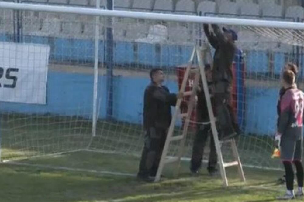 NISU DOVOLJNE GLASINE O NAMEŠTANJU: Još jedna bruka na terenima Superliga!