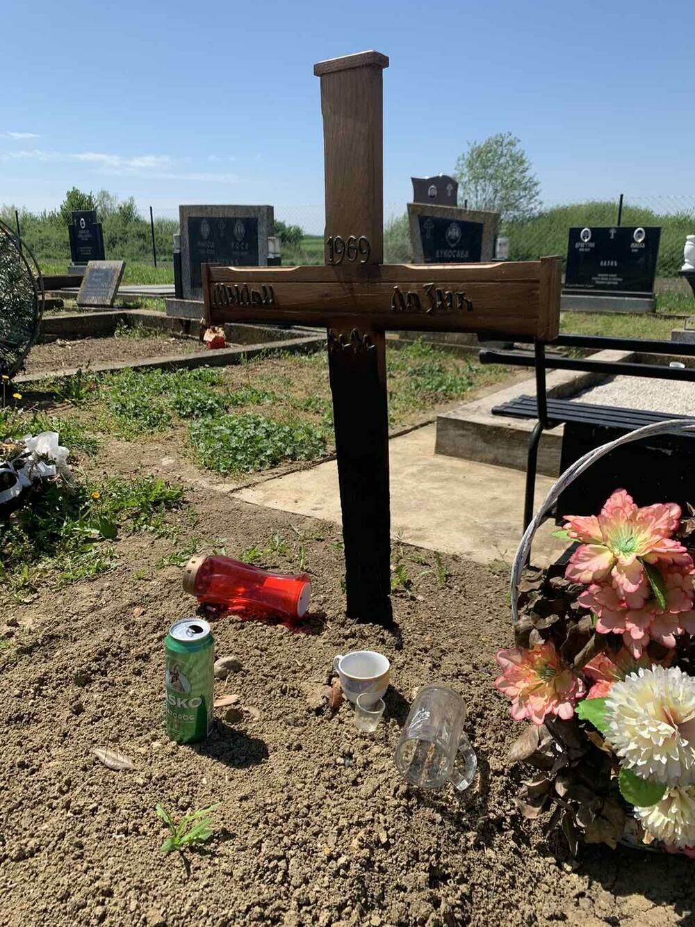 Grob oca Darka Lazića