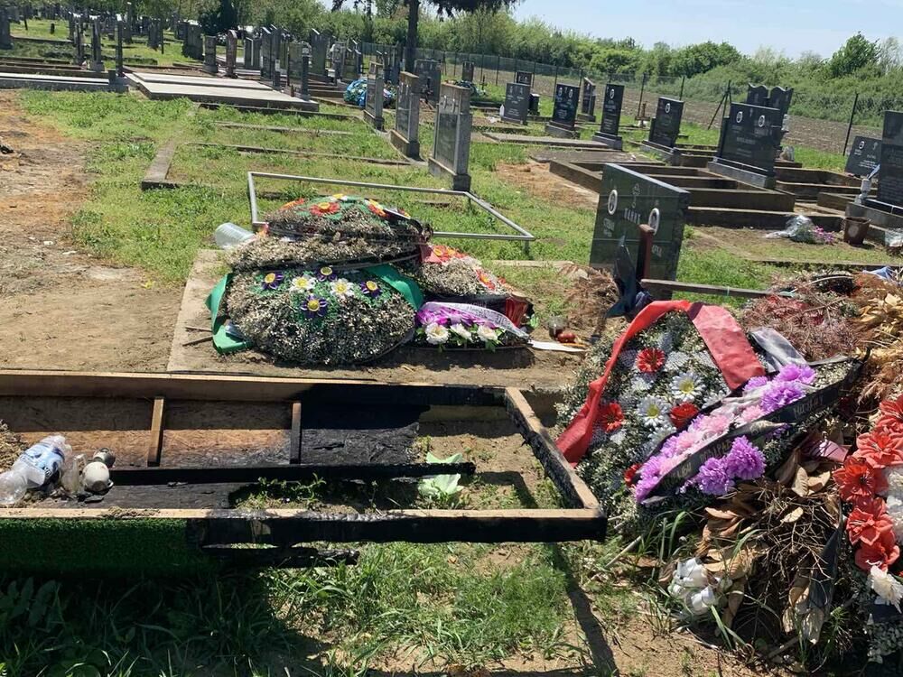Grob oca Darka Lazića