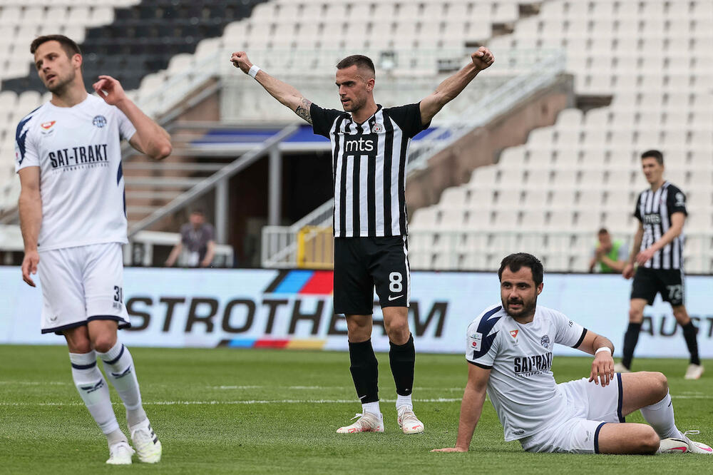 HOLENDER JE SREĆAN ŠTO JE PONOVO U TIMU: "Daće bog da dobro startujemo i igramo Evropu što duže"!