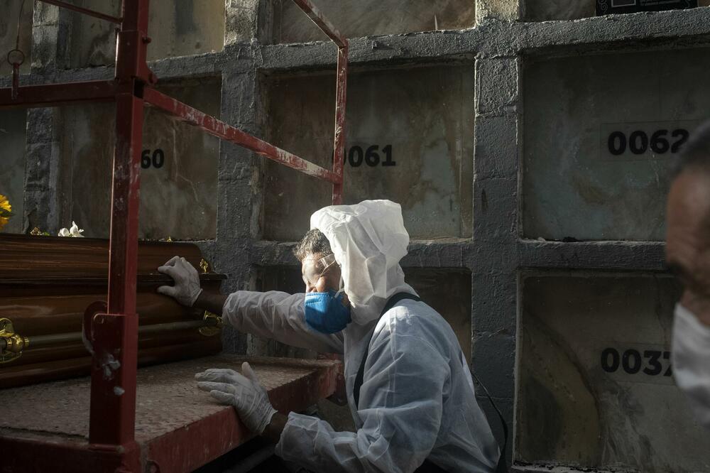 PORAŽAVAJUĆE BROJKE: U Brazilu pola miliona umrlih od kovida-19, samo jedna država ispred njih!