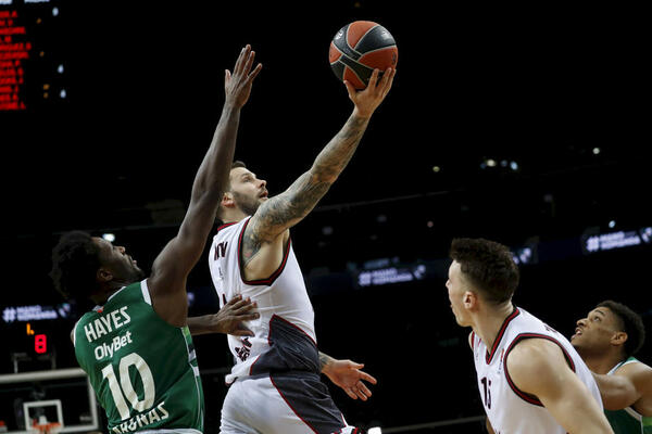 MICOV SVOJOM IZJAVOM JOŠ VIŠE "ZAPALIO" GROBARE: "Postoje pregovori, imam želju da se vratim"!