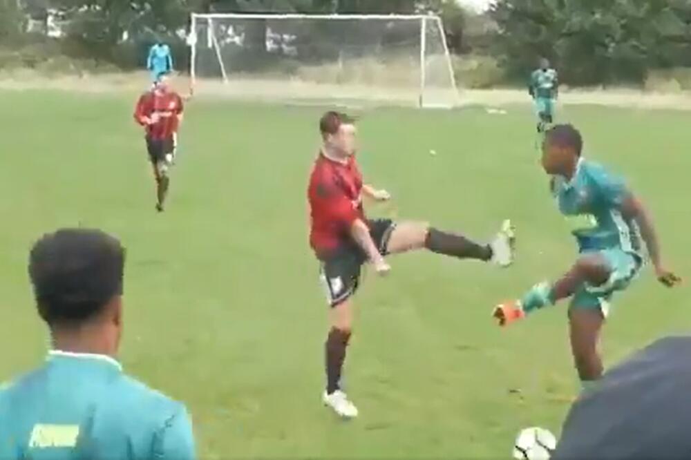 ČARI NIŽELIGAŠKOG FUDBALA: Pogibeljni startovi, golman PROMAŠUJE penal i sudija sa pivskim stomakom! (VIDEO)