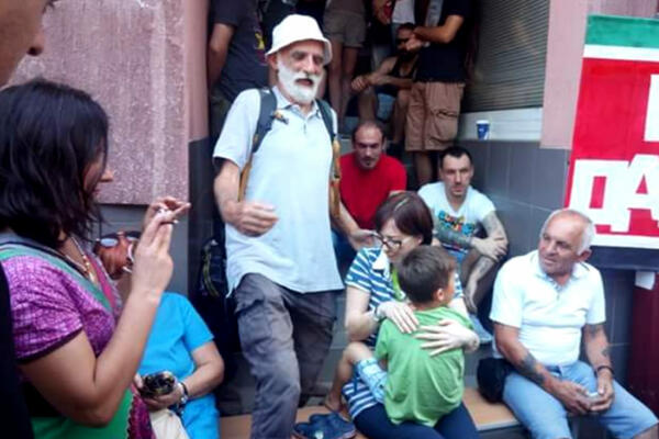 TUGA, PREMINUO VLADIMIR-VLADA REVOLUCIJA: Učestvovao je u odbrani stanova, nijedan PROTEST u životu nije PROPUSTIO!