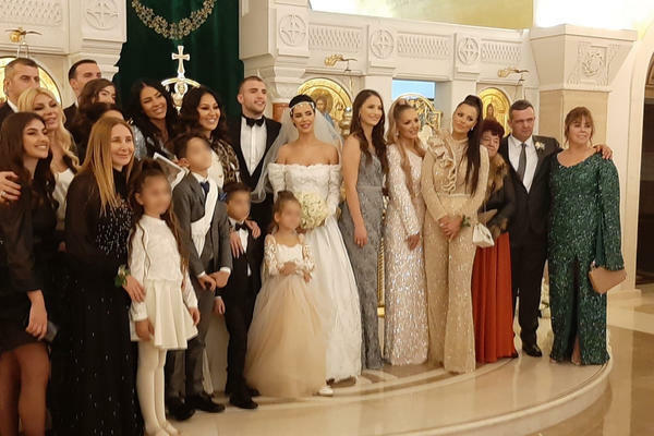 RODIĆI NAPRAVILI HAOS U TITELU! POČINJE SLAVLJE, STIGLI I TRUBAČI, LOM MOŽE DA KRENE: Veljko skočio sa taštom!