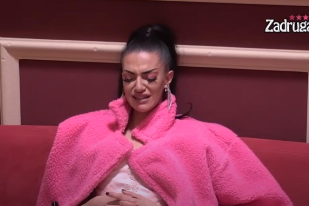 TARA SIMOV DOŽIVELA NERVNI SLOM ZBOG BOLESTI SVOJE MAJKE: "Počinje da zaboravlja, PLUĆA JOJ SE PUNE VODOM"!