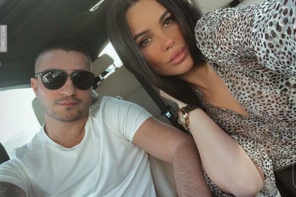 SAMO GOCA FALI! RODIĆKA I ŠIJAN KRENULI NA SLAVU IZ SURČINA U TITEL: Bojana ODUŠEVILA izgledom u trudnoći!