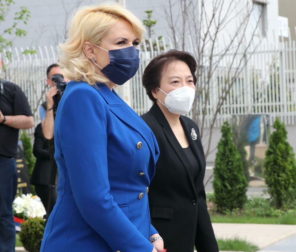 Darija Kisić Tepavčević, Čen Bo, Počast poginulim kineskim novinarima