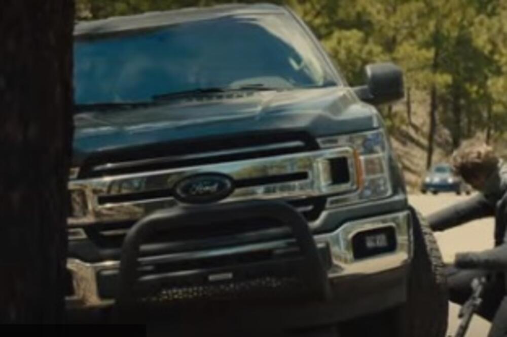 Dečak je video UBISTVO OCA i uspeo da pobegne UBICAMA: Krenuli su u lov na njega, a onda je došla ONA! (VIDEO)