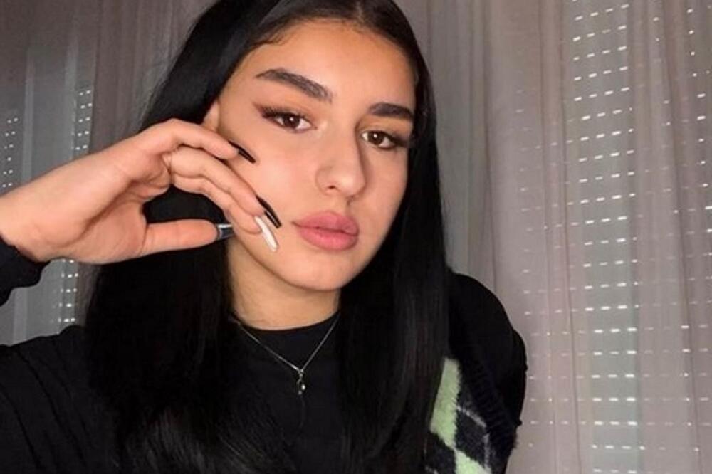 NEŠTO DRUGAČIJE! POJAVILA SE I ZASENILA SVE OKO SEBE, PRIČA SE DA ĆE MAZNUTI VOJAŽA: Ne peva o DROGI i prostituciji