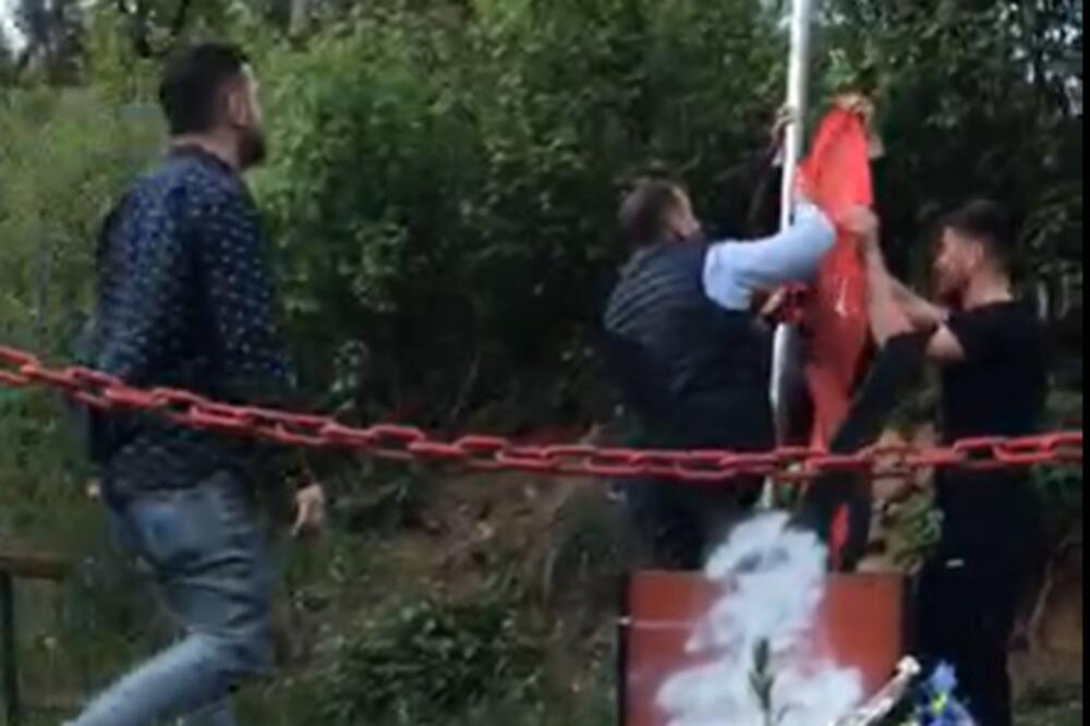 SKANDAL: U Končulju skinuta SRPSKA, A POSTAVLJENA ALBANSKA ZASTAVA (VIDEO)