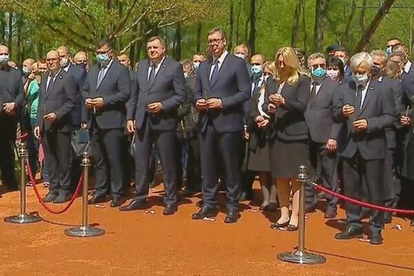 SEĆANJE NA VELIKI ZLOČIN: Vučić položio venac za žrtve Jasenovca u Donjih Gradini