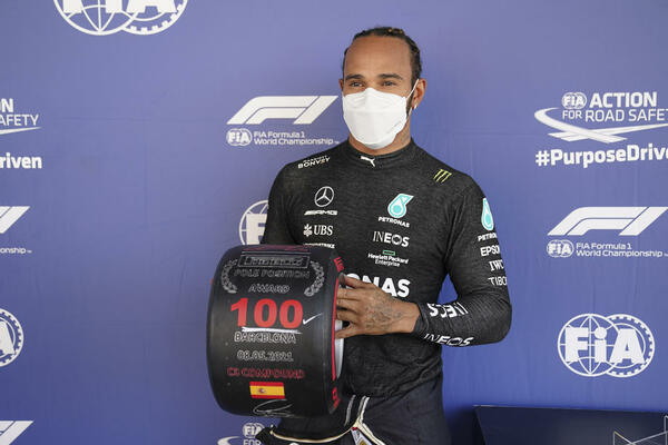 HAMILTON POSTAVIO NOVU GRANICU: 100. pol-pozicija za pilota Mercedesa, i ove sezone su najbrži!