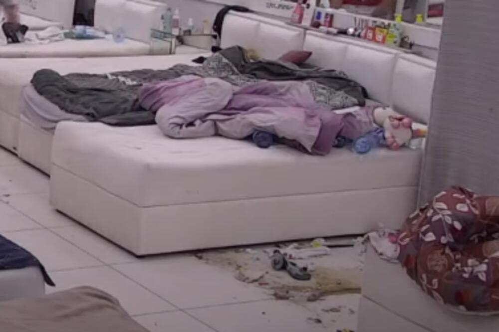 TAKMIČARI U ZADRUZI ALJKAVI I PRLJAVI: Imanje je postalo LEGLO zaraze i BOLESTI, scene ZAPREPASTILE Srbiju! (VIDEO)