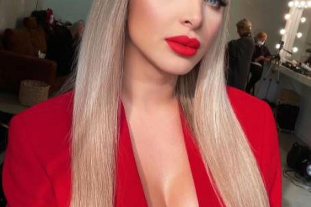 DOK OBLINE POKAZUJE GDE STIGNE, MUŽA STROGO ČUVA! MAJA BEROVIĆ OBELODANILA SLIKU SA ALENOM: Baš su dobar par!