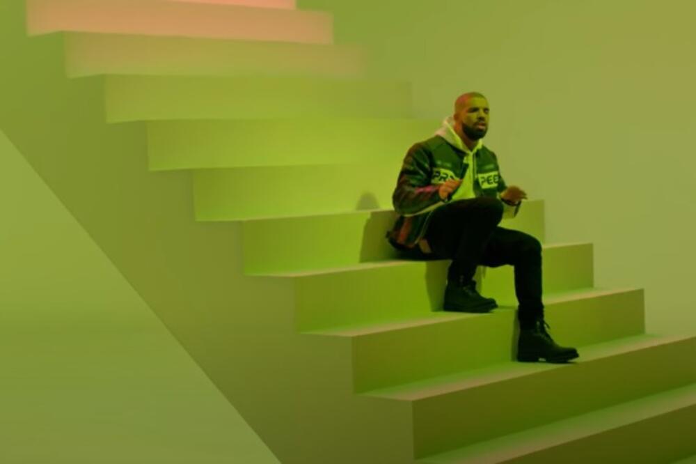 MORBIDAN TREND SE ŠIRI BRZINOM MUNJE PO SVETU: Pevači nastavlju da se ZLOSTAVLJAJU na nastupu, sad je I ON NAPADNUT