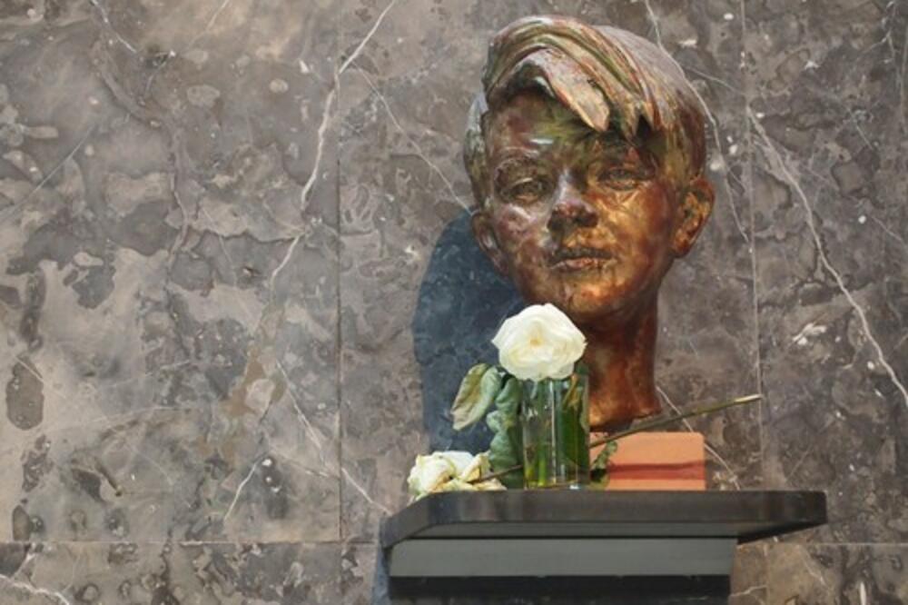 SVET SE SEĆA NEMICE KOJA JE JEDINA SMELA DA PLJUNE U LICE HITLERU: Tražili su joj da se izvini, odabrala je SMRT!