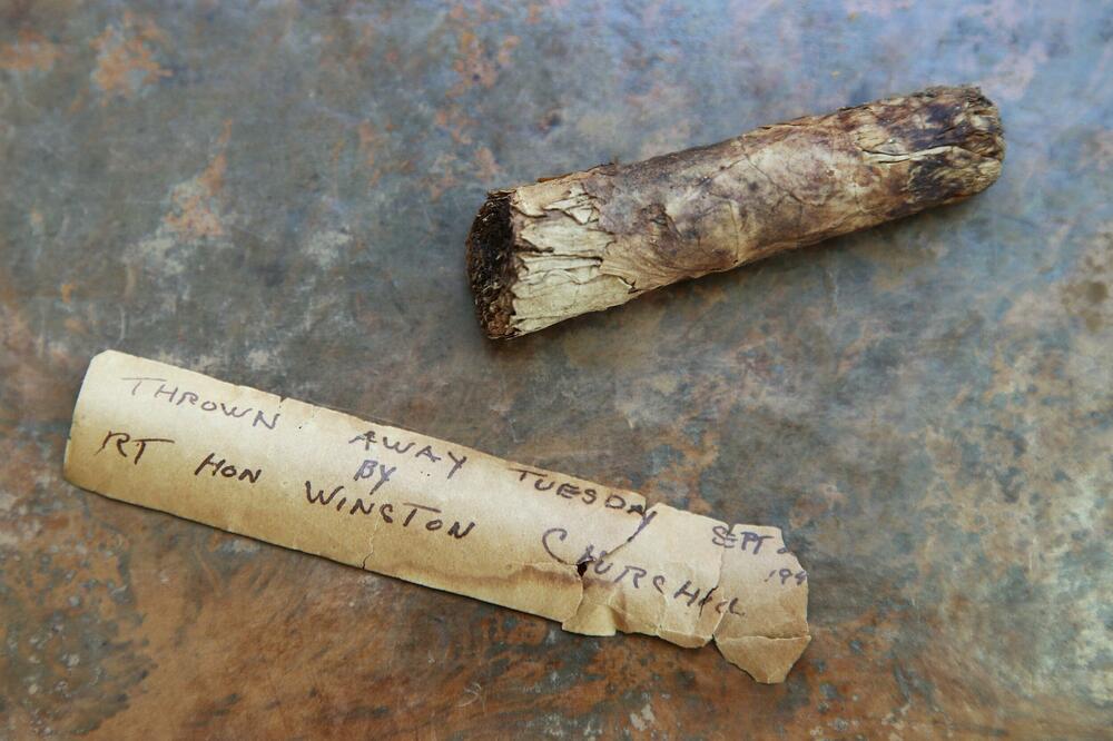 POLICAJAC PRONAŠAO OPUŠAK VELIKOG SVETSKOG LIDERA! Nalazi se na aukciji, a cena je "samo" 1.200 funti!