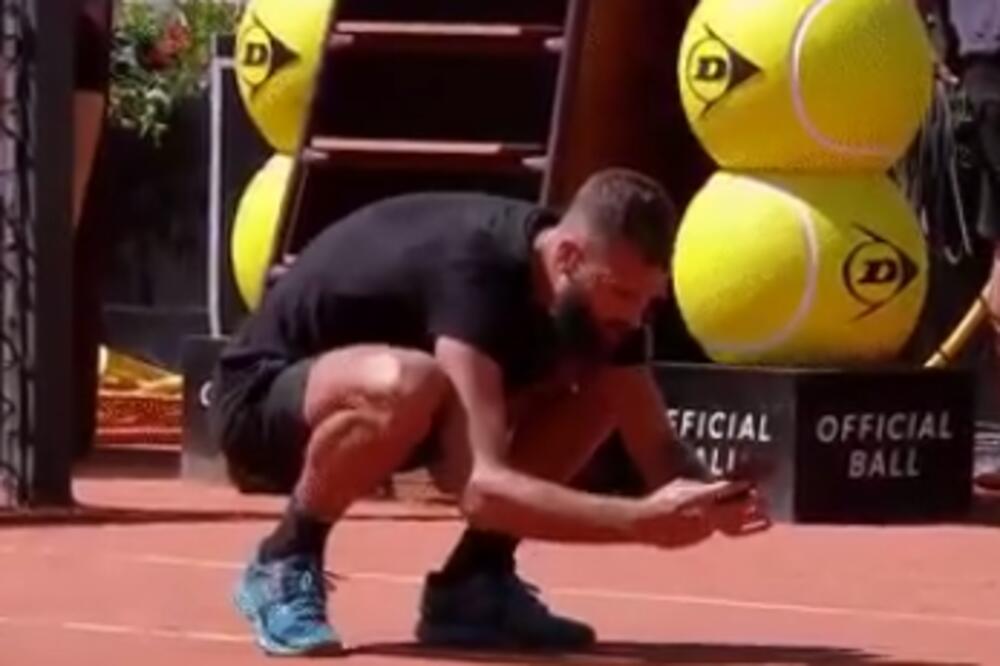 KAZNIĆE TE ZBOG TOGA, BENOA... BAŠ ME BRIGA! Sudija nije hteo da proveri trag, pa mu ga "ludi" Francuz sam slikao!