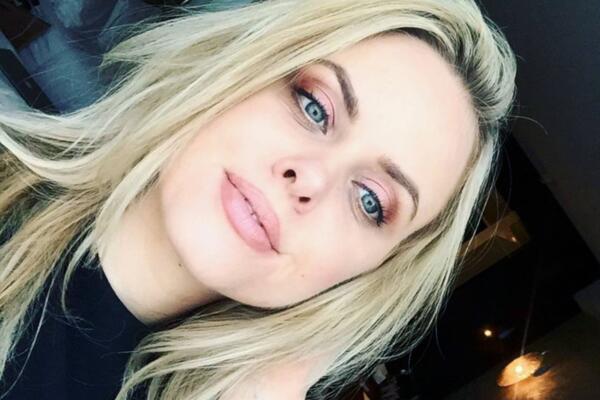 PRELEPA STUDENTKINJA UPOZNALA SINA MILIJARDERA: Kad je saznala PRAVU istinu, počela je da POVRAĆA! (FOTO)