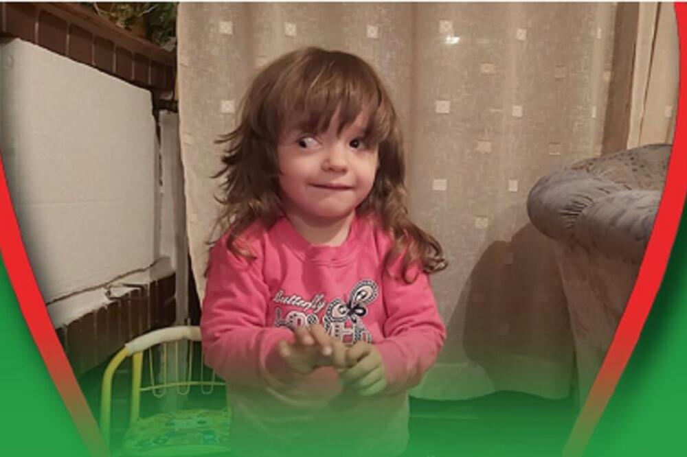 Mala Nina (2) ima tumor oba oka: Na jednom je potpuno izgubila vid, SRBIJO, USTANI