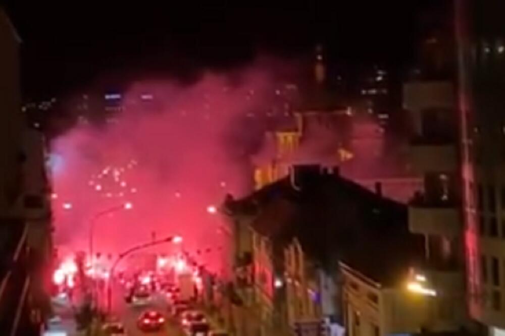 GOREO JE KRAGUJEVAC: Navijači napravili TOTALNU LUDNICU u gradu (FOTO/VIDEO)