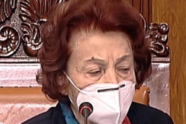 SUZE I JECAJI U SKUPŠTINI SRBIJE! Poslanici su zbog nje potpuno van sebe