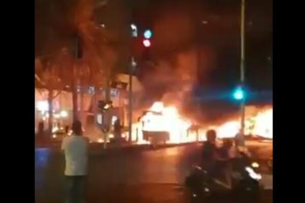 “Čujemo BOMBE i sirene”: Srpkinja opisala zastrašujuće scene u Tel Avivu, ljudi u Izraelu u skloništima!