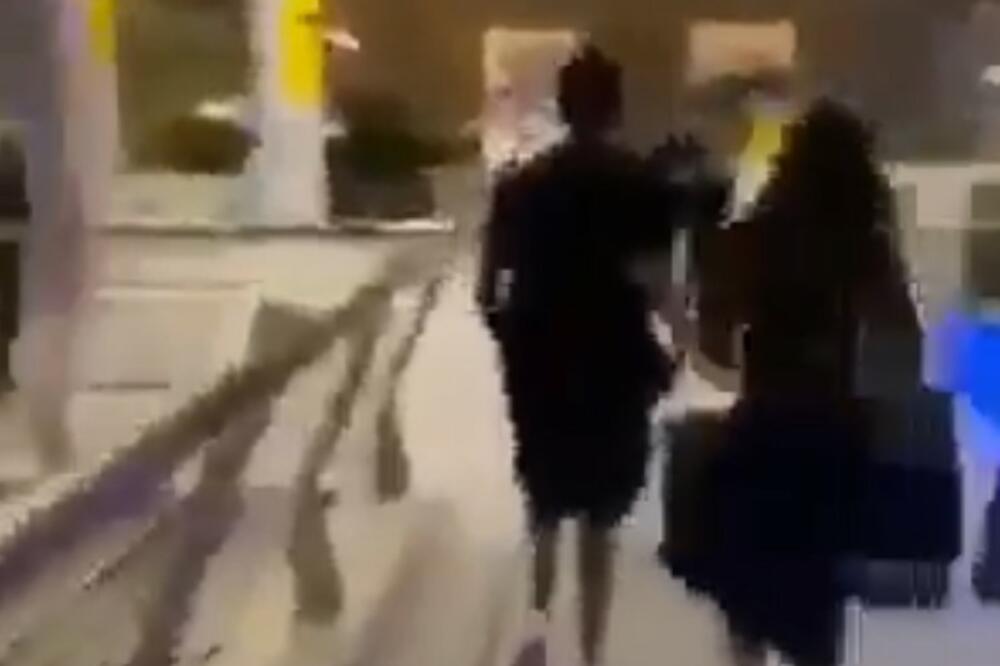 VRIŠTE I BEŽE KA AERODROMU, HOROR: POTRESNE scene iz Tel Aviva tokom napada (VIDEO)