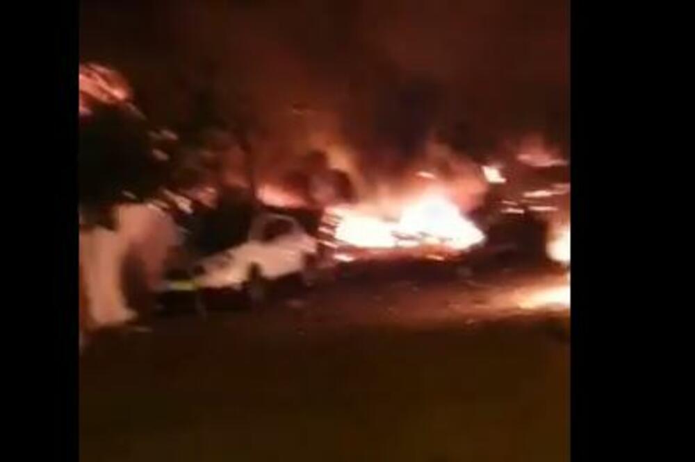 JEZIV SNIMAK IZ TEL AVIVA: Ljudi snimali napad na metropolu, rakete padale po kafićima (VIDEO)