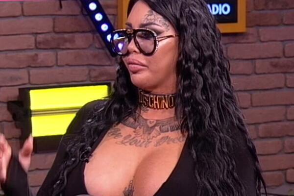 ANĐELA VEŠTICA HITNO HOSPITALIZOVANA: Molila za POMOĆ preko društvenih mreža! (FOTO)