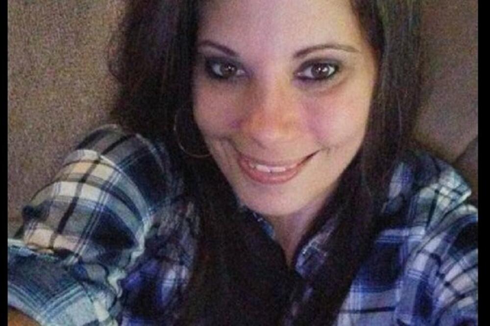 MUŽ I SVEKAR RASKOMADALI ŽENU: 1 DETALJ je posebno JEZIV, a reči njenog brata će ih zauvek PROGANJATI! (FOTO)