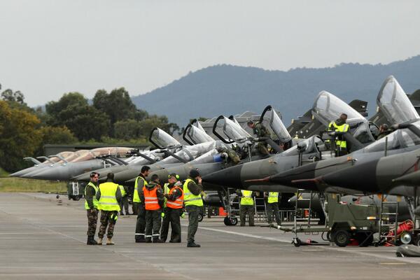FRANCUSKOG PILOTA KOLEGE ZVERSKI MUČILE: Zavezali ga za metu, pa pucali oko njega iz borbenih aviona!