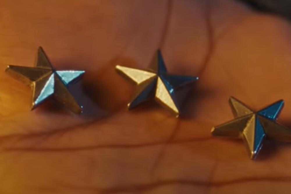 NAVIJAČI DOBILI PARČE ISTORIJE: Ajaks odlučio da istopi trofej namenjen pobedniku prvenstva Holandije (VIDEO)