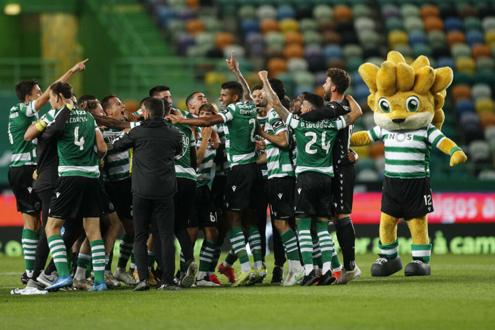 ULAGANJE SE ISPLATILO: Fudbaleri Sportinga osvojili titulu prvaka posle 19 godina (VIDEO+FOTO)