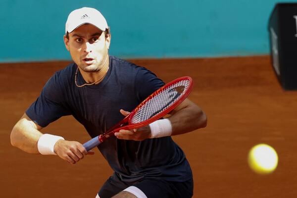 NASTAVLJA SA DOBRIM PARTIJAMA: Posle Đokovića, Karacev savladao još jednog igrača iz prvih pet na svetu (FOTO)