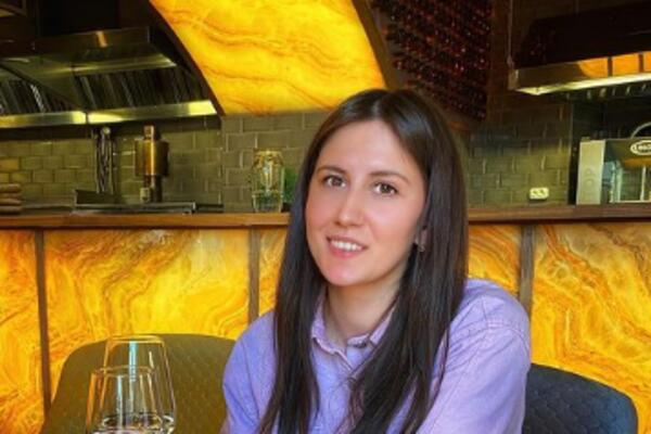 DANAS JE SAHRANJENA VELIKA HEROINA: Da bi zaštitila učenike izgubila je SOPSTVENI ŽIVOT