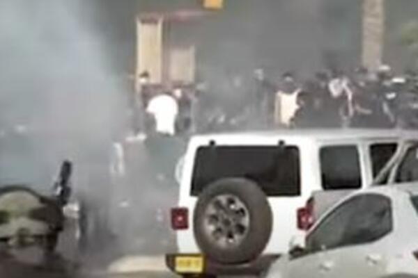 VLASTI PRIZNALE - IZGUBLJENA JE KONTROLA NAD POJEDINIM GRADOVIMA: Na ulicama Izraela se vode borbe!