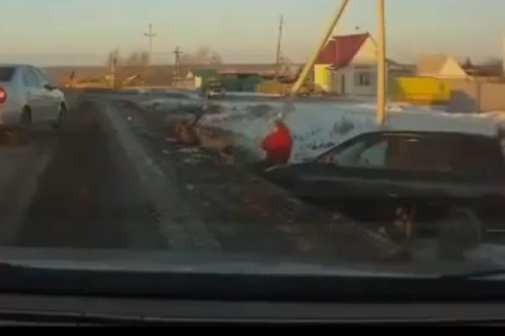 POBESNELI SERGEJ! Obračun pijanih Rusa u sibirskoj nedođiji je nešto NAJJAČE IKAD (VIDEO)