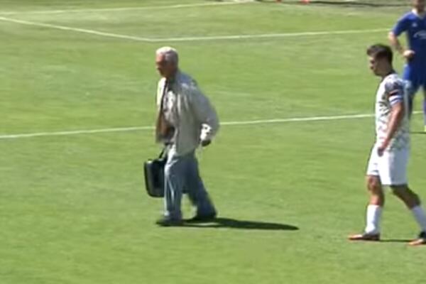 ORIGINALAN NAČIN KRAĐE VREMENA U HRVATSKOJ: Trećeligaš u nadoknadi vremena poslao dedu na teren! (VIDEO)