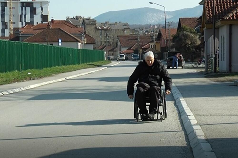 ČOVEK UNEO PREVIŠE OVOG VITAMINA JER MU JE FALIO PA OSTAO U KOLICIMA: Evo šta mu se desilo, ne može više da HODA