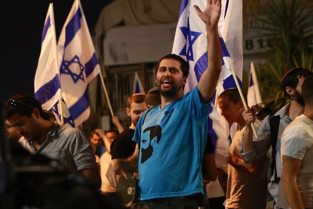 BEČ SE SOLIDARISAO SA SITUACIJOM U IZRAELU: Podignuta zastava na zgradi vlade i ministarstva!
