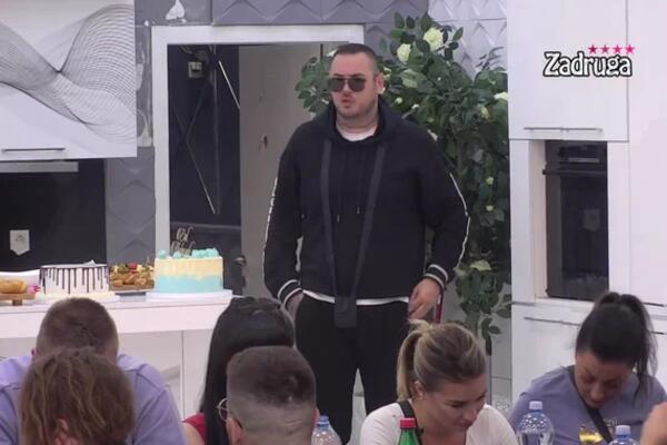 FILIP CAR NARAVNO NIJE KAŽNJEN! Fran Pujas dobio udarac u glavu!