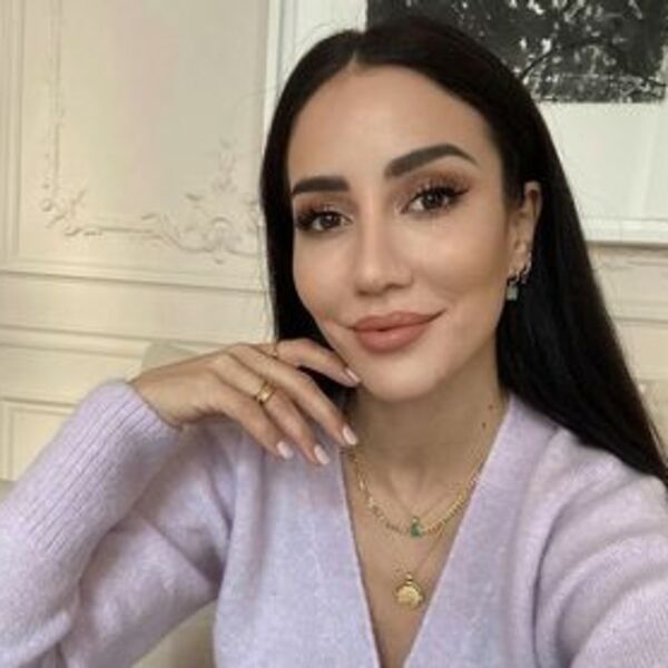 TAMARA OBUKLA BELU HALJINU, NALIK VENČANICI: Zasenila je prisutne kad se POJAVILA, svi komentarišu OVO (FOTO)