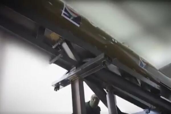 HAMAS POSLAO VIDEO PREDSTAVLJANJA RAKETE AJAŠ 250: Njom je izvršen NAPAD na Tel Aviv i Haifu (VIDEO)