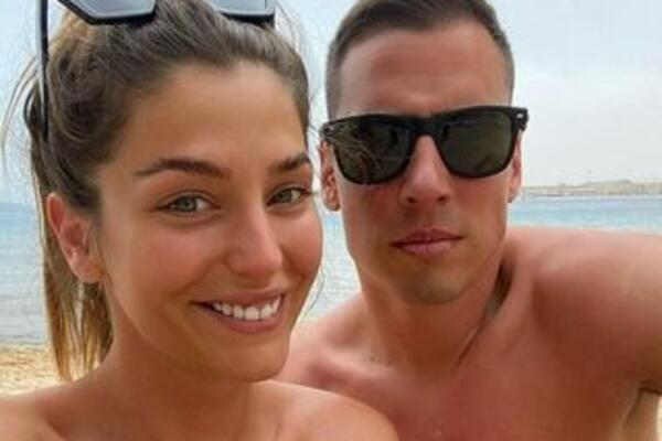 ZGODNA DO BOLA! ATLETIČAR I GLUMICA UŽIVAJU NA ODMORU: Stvoreni su jedno za drugo! (FOTO)