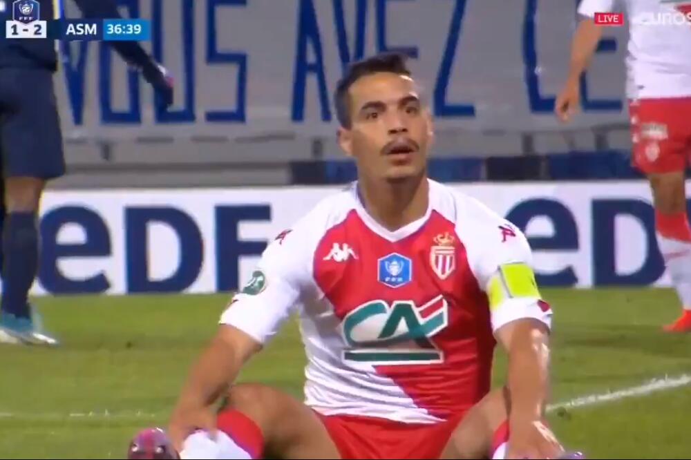 DA JE GAĐAO, NIKAD JE NE BI POGODIO: Napadač Monaka napravio promašaj sezone! (VIDEO)