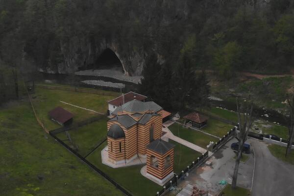 RAJ ZA SLEPE MIŠEVE! Srpska pećina je pravi dragulj, a krije i mnoge TAJNE (FOTO)