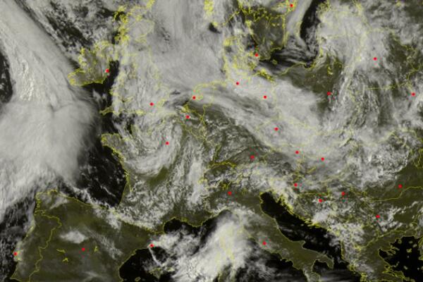 NE VIDI SE EVROPA OD DŽINOVSKIH OBLAKA! Pogledajte čemu Srbija može da se nada narednih dana (VIDEO)