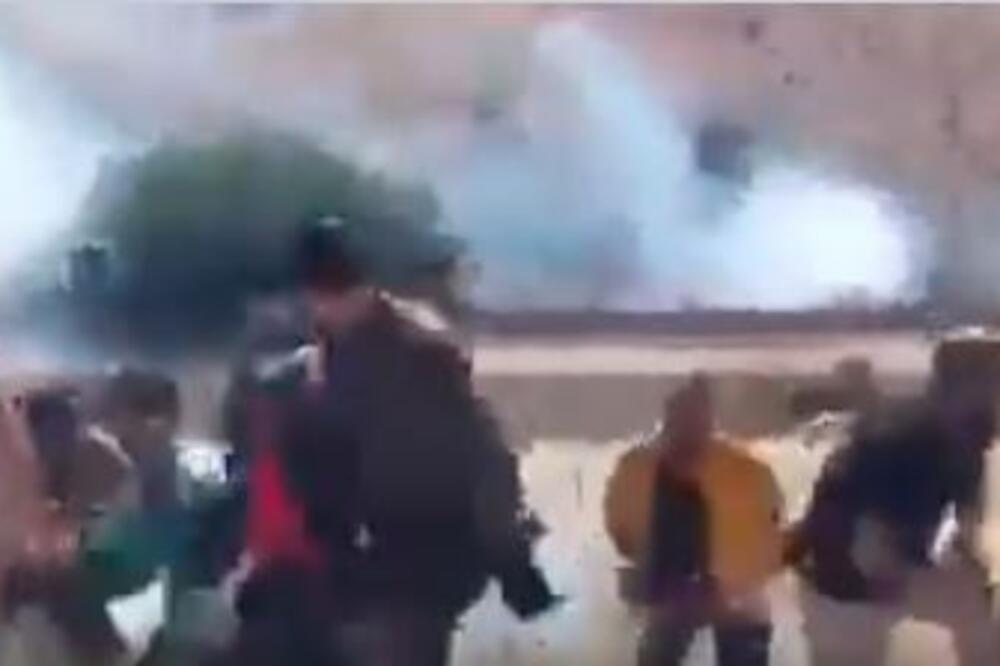 ARAPI MASOVNO PRELAZE U IZRAEL: Žele da ulete za Palestince, vijore se zastave Hezbolaha (VIDEO)